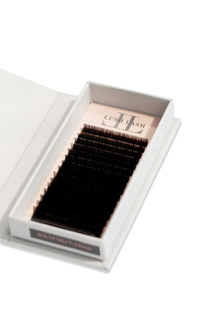 0.15 Classic Lashes - INDIVIDUAL LENGTHS image 1